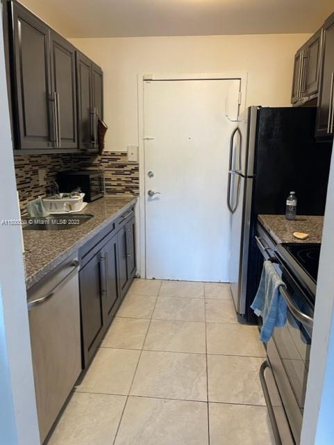 2000 NE 135th St # 203