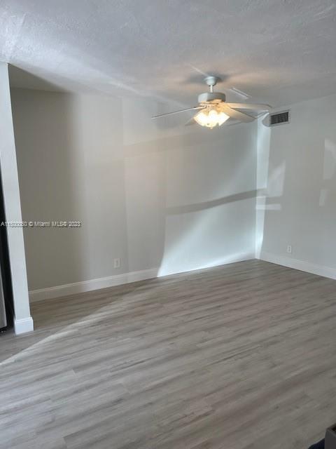 2000 NE 135th St # 203