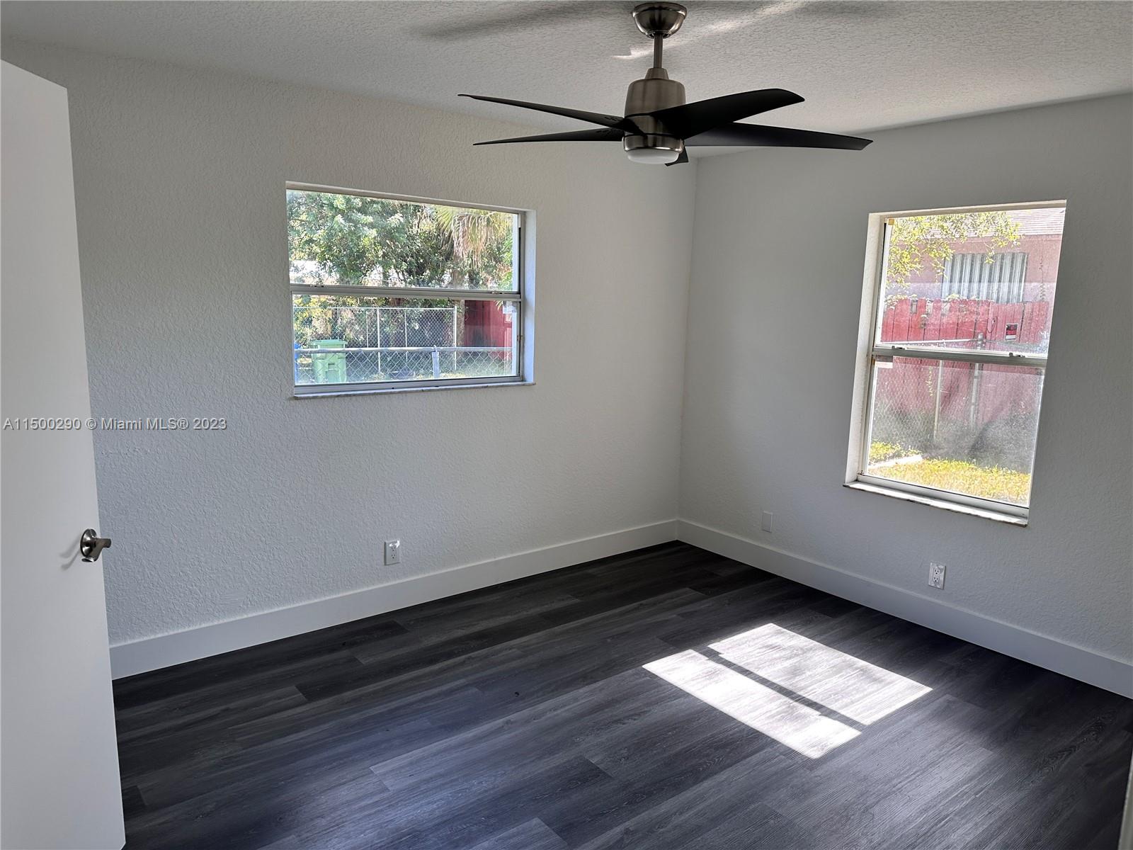 1616 NW 5th St