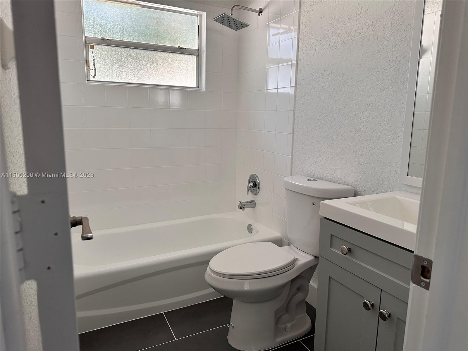 1616 NW 5th St