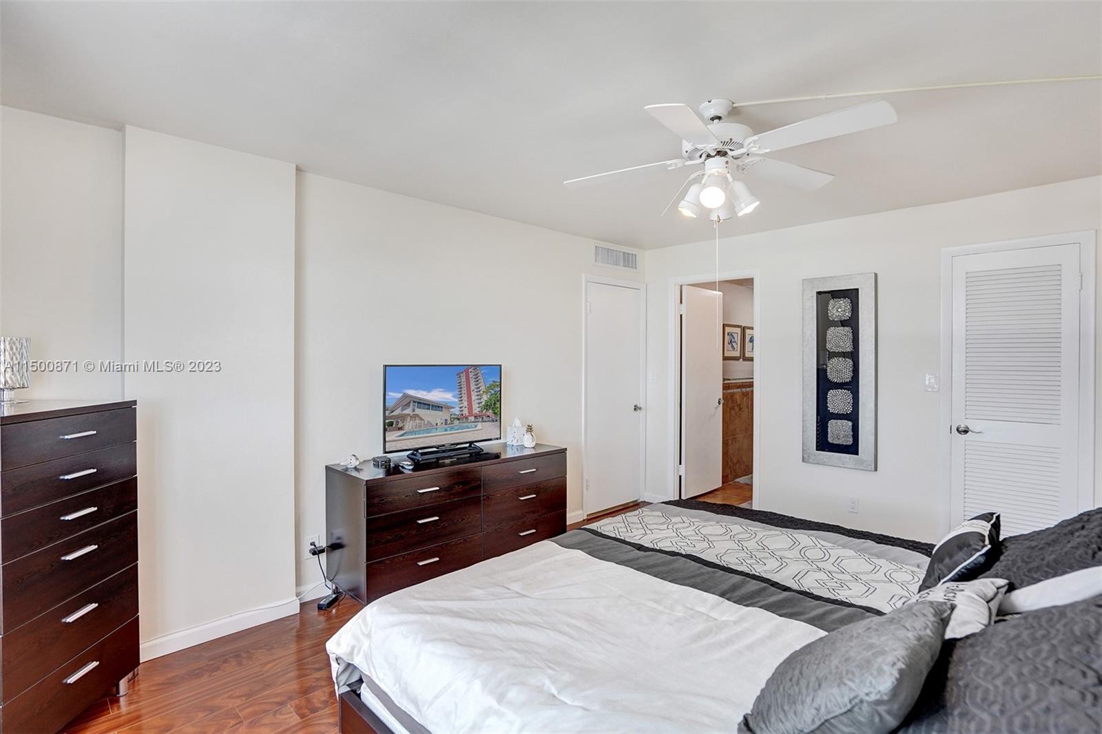3161 S Ocean Dr # 1108