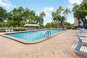 3051 S Palm Aire Dr Unit: 207
