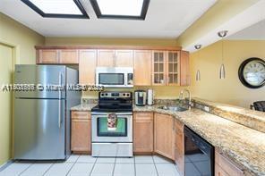 3051 S Palm Aire Dr Unit: 207