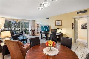 3051 S Palm Aire Dr Unit: 207
