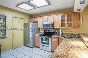 3051 S Palm Aire Dr Unit: 207