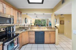 3051 S Palm Aire Dr Unit: 207