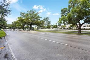 3051 S Palm Aire Dr Unit: 207