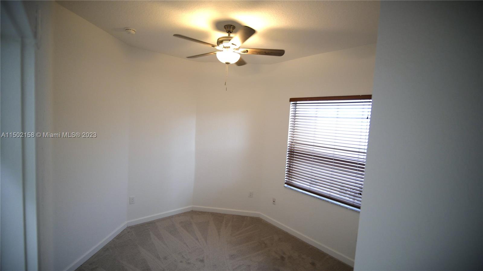 1033 NE 40th Rd # 1033