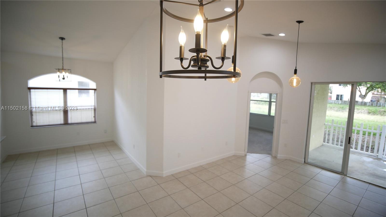 1033 NE 40th Rd # 1033