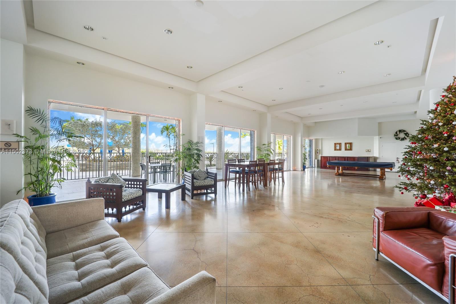 800 West Ave # 940