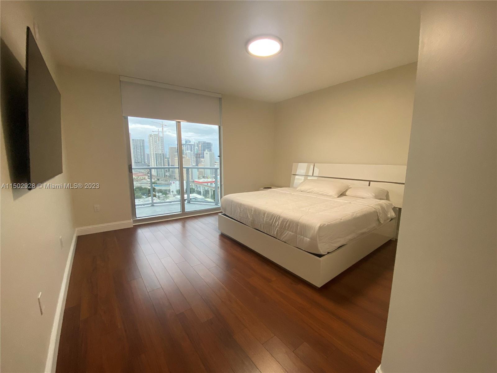 185 SW 7 ST # 2403