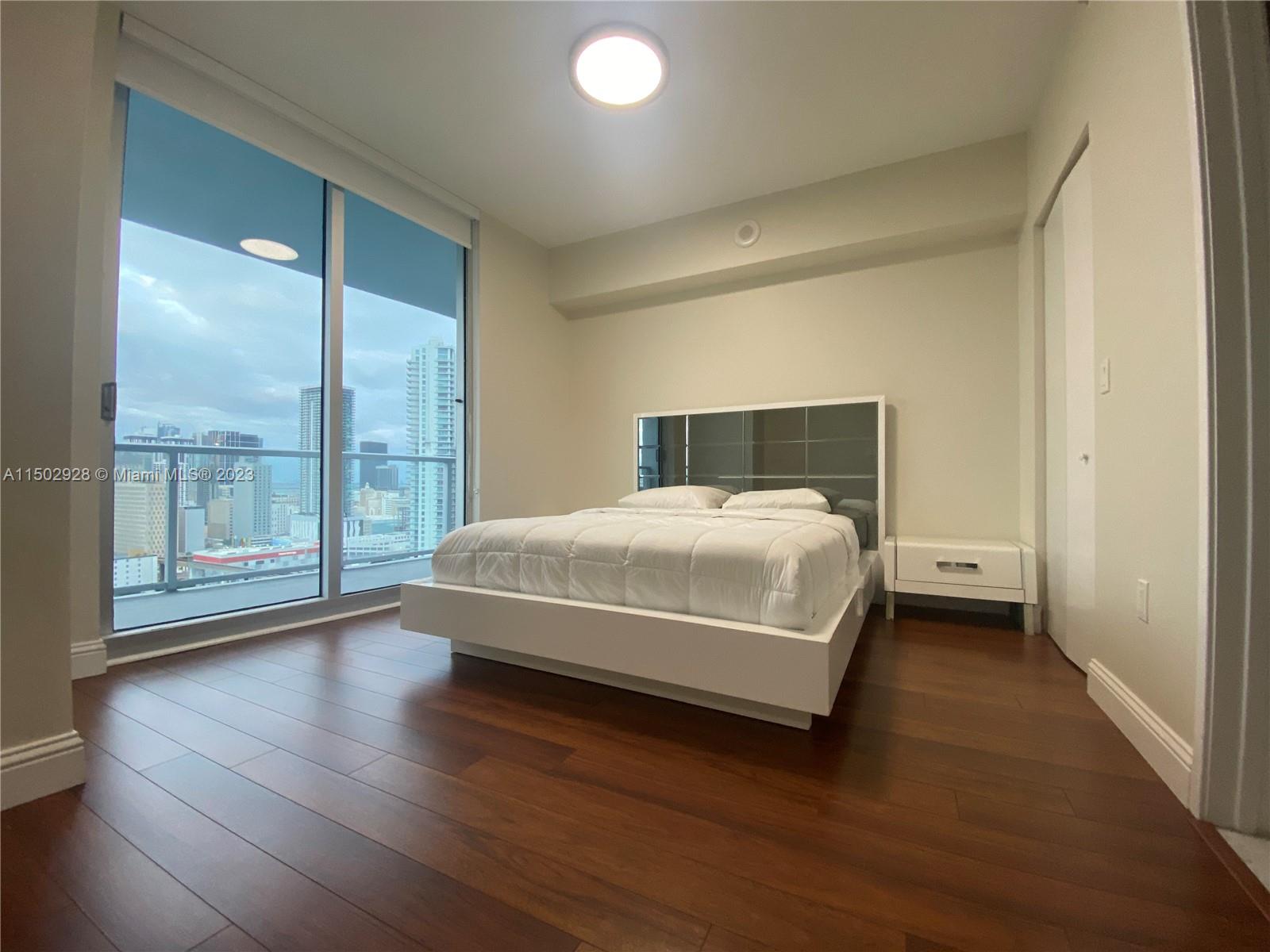 185 SW 7 ST # 2403