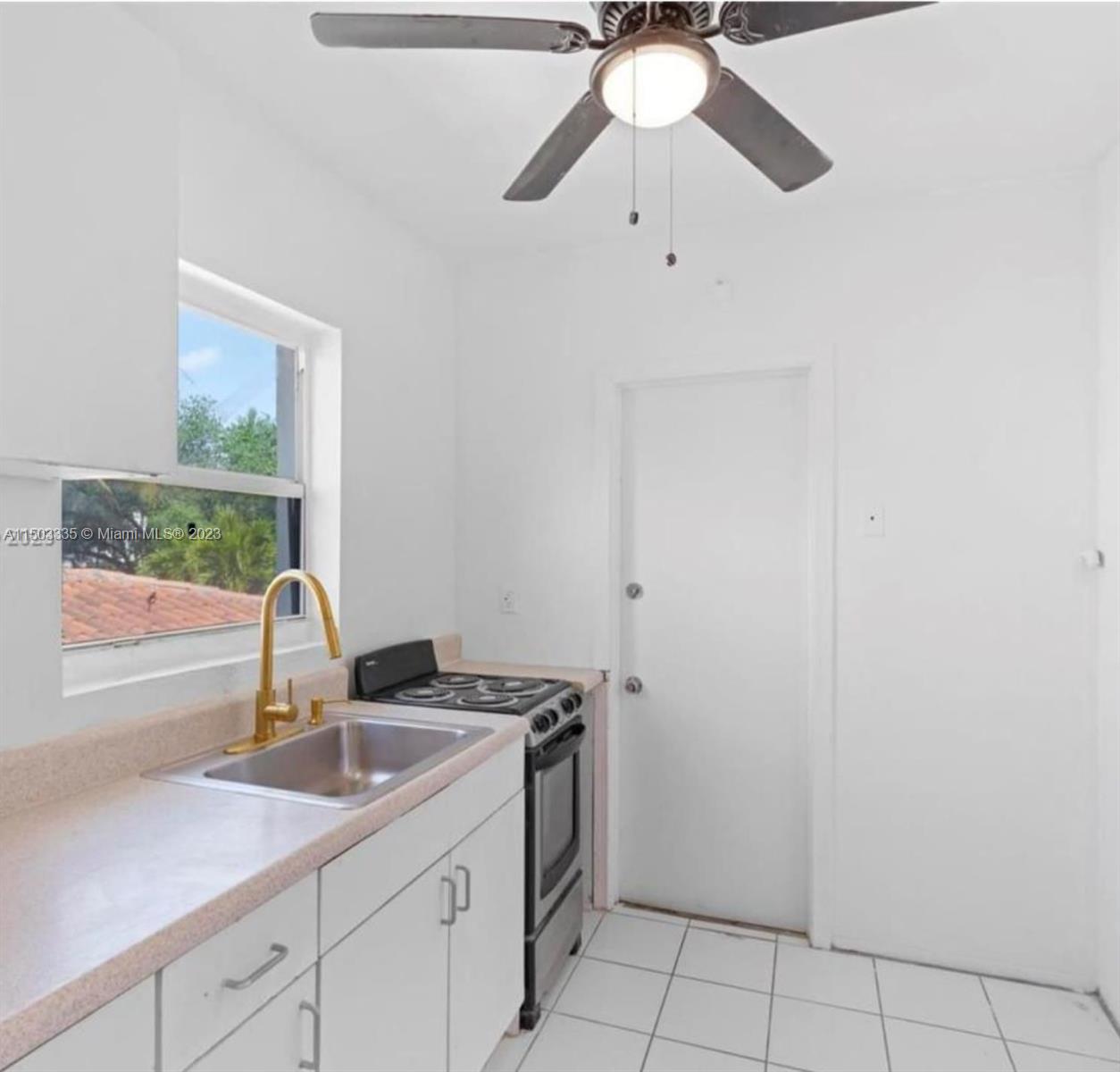 1536 Michigan Ave # 2