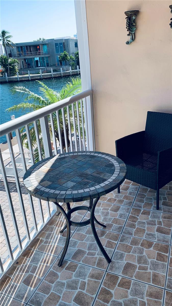 121 Golden Isles Dr # 104