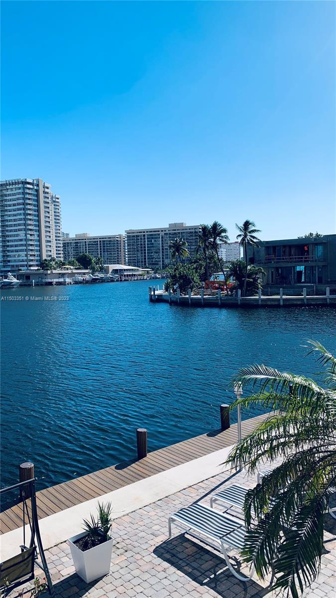 121 Golden Isles Dr # 104