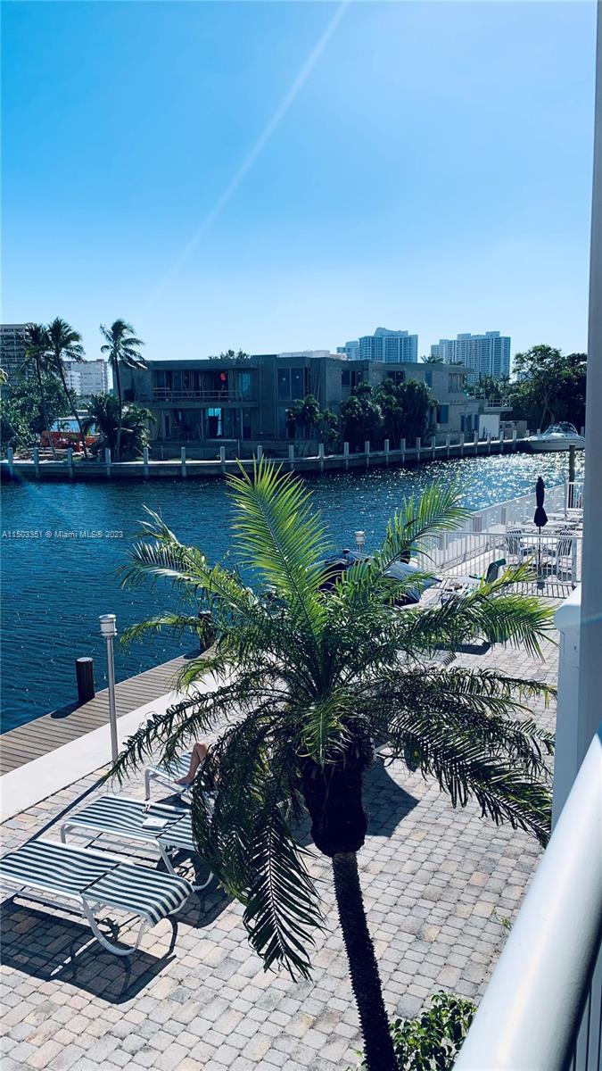 121 Golden Isles Dr # 104