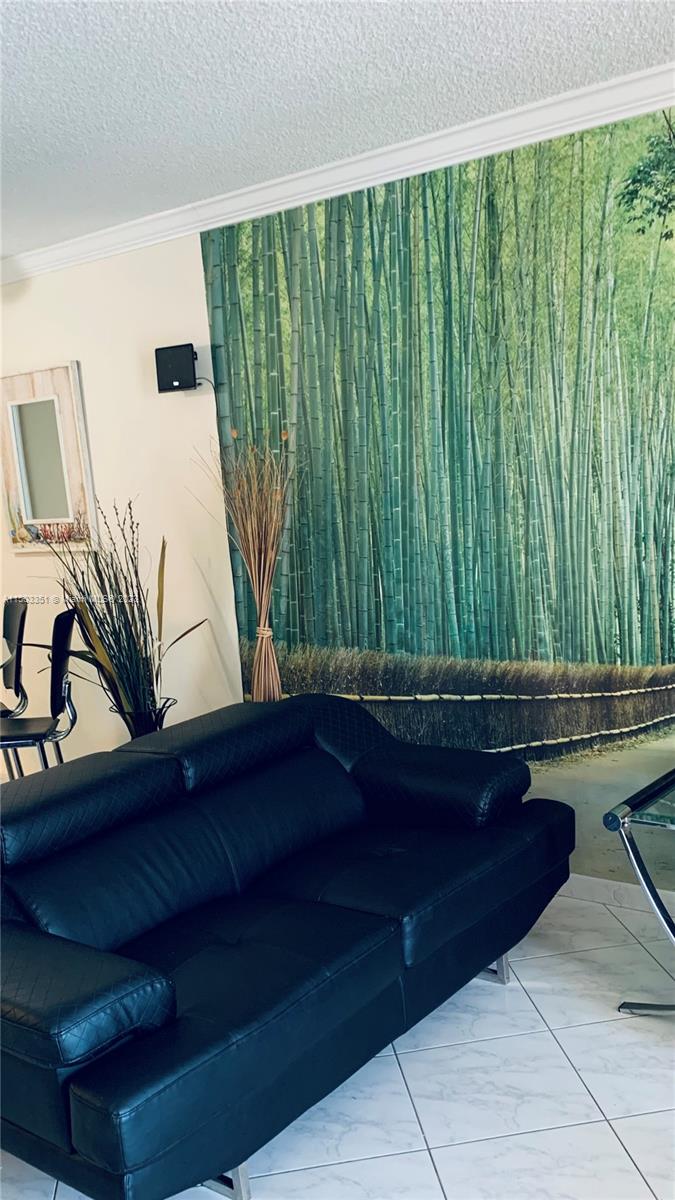 121 Golden Isles Dr # 104