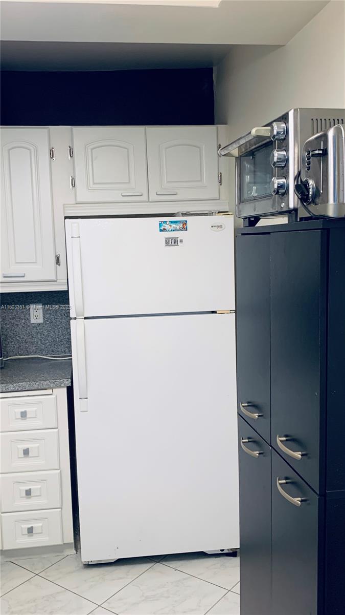 121 Golden Isles Dr # 104