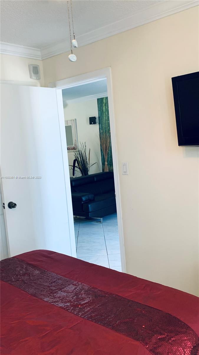 121 Golden Isles Dr # 104