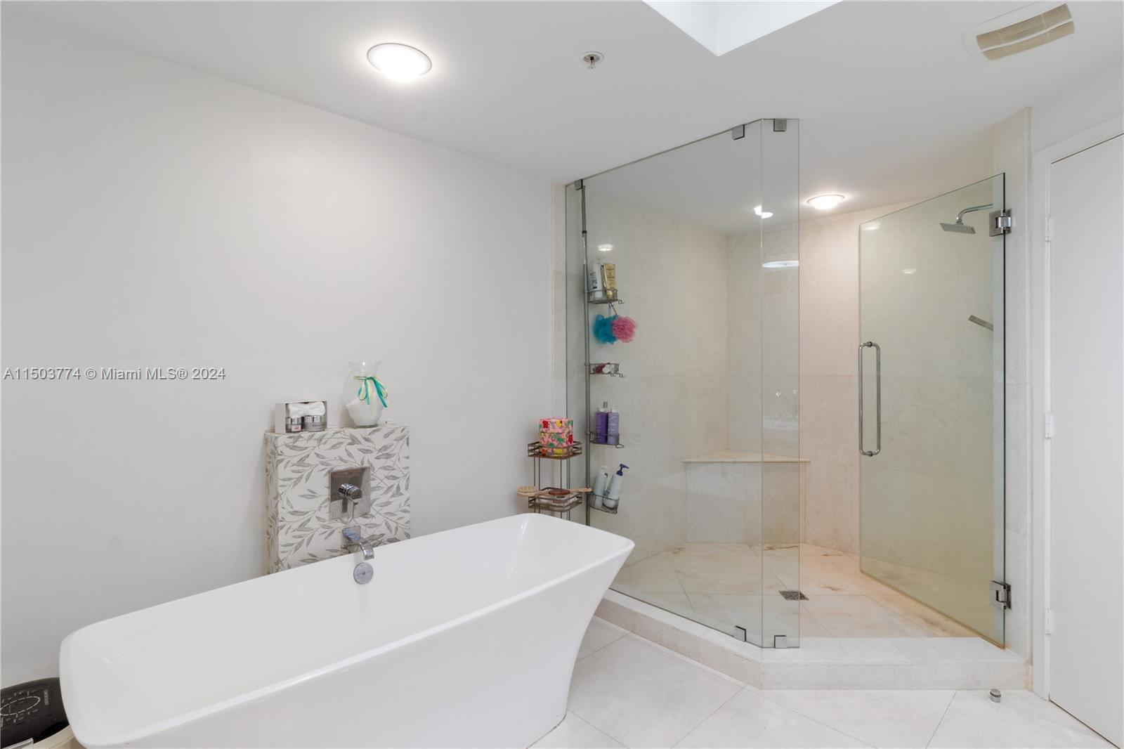 17301 Biscayne Blvd Unit: 909