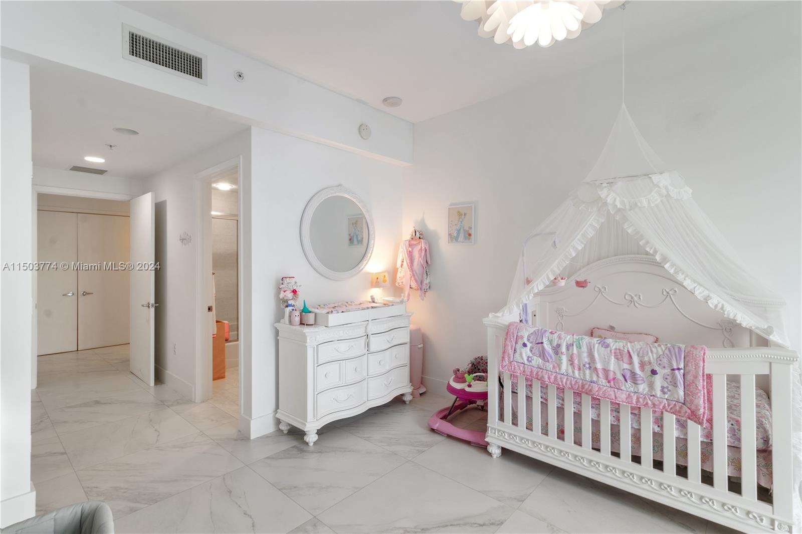 17301 Biscayne Blvd Unit: 909