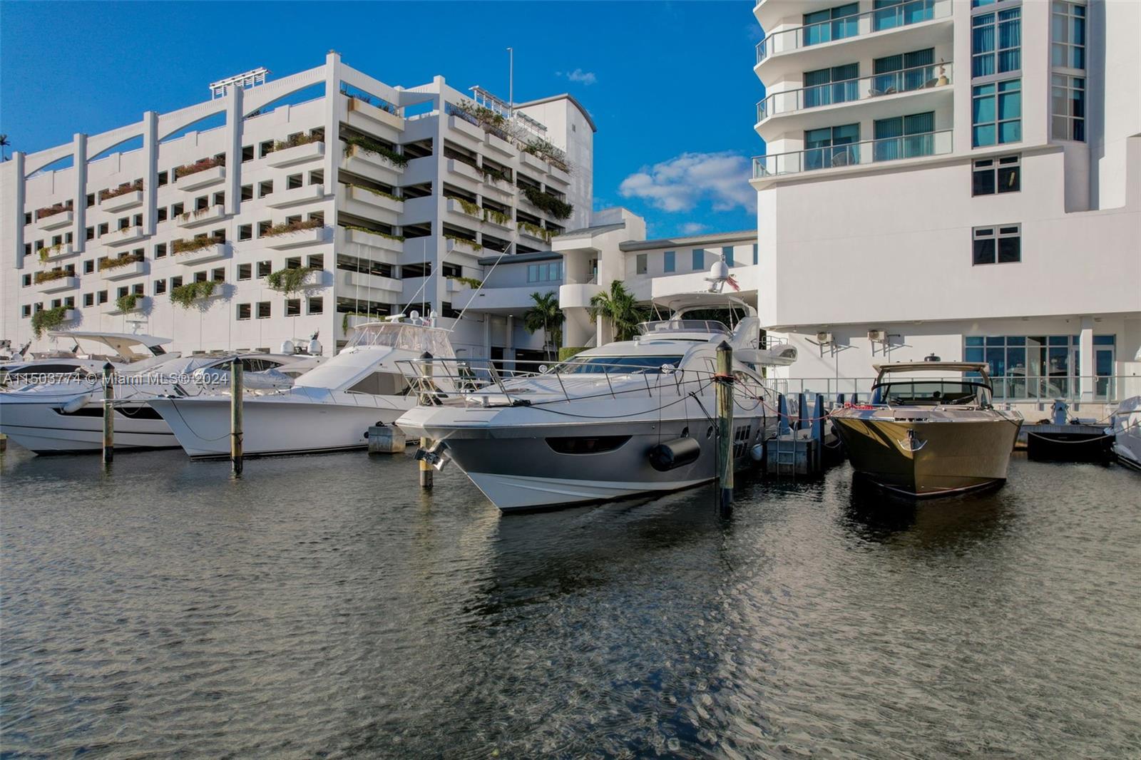 17301 Biscayne Blvd Unit: 909