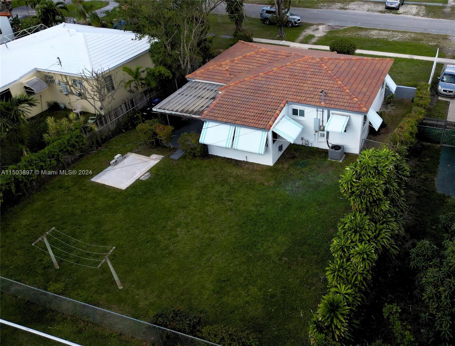 1270 NE 161 St