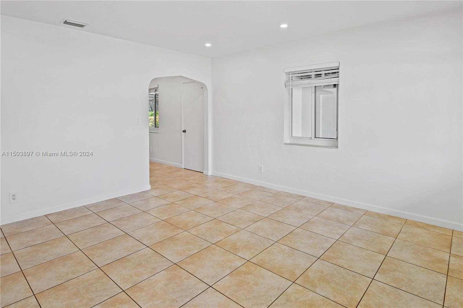 1270 NE 161 St