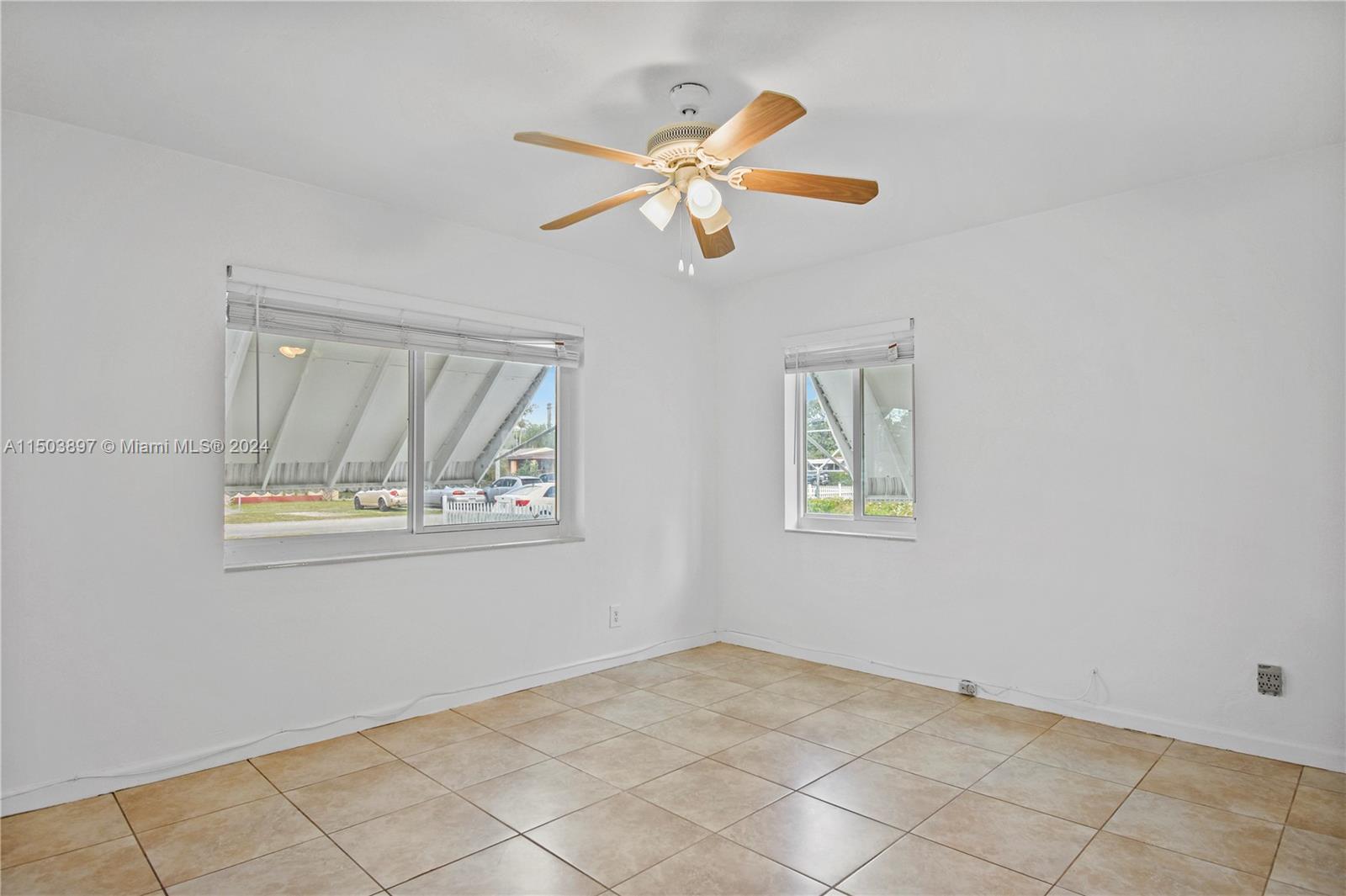 1270 NE 161 St