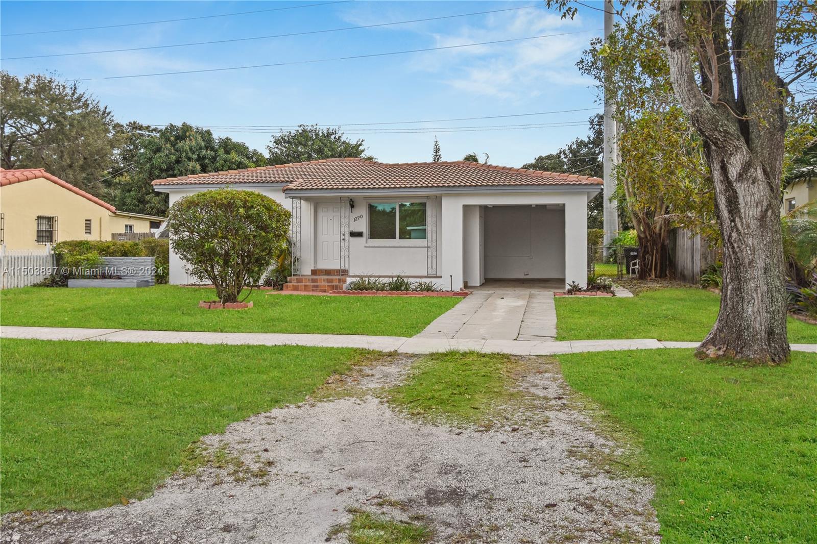 1270 NE 161 St