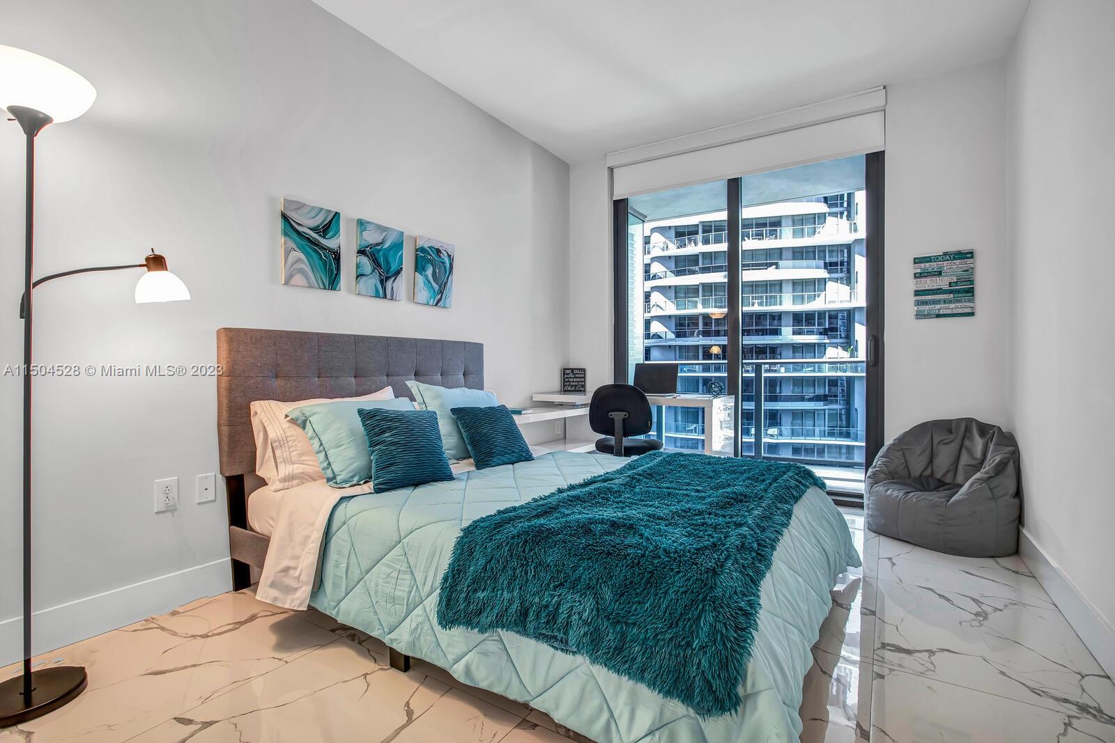 1010 Brickell Ave # 2709