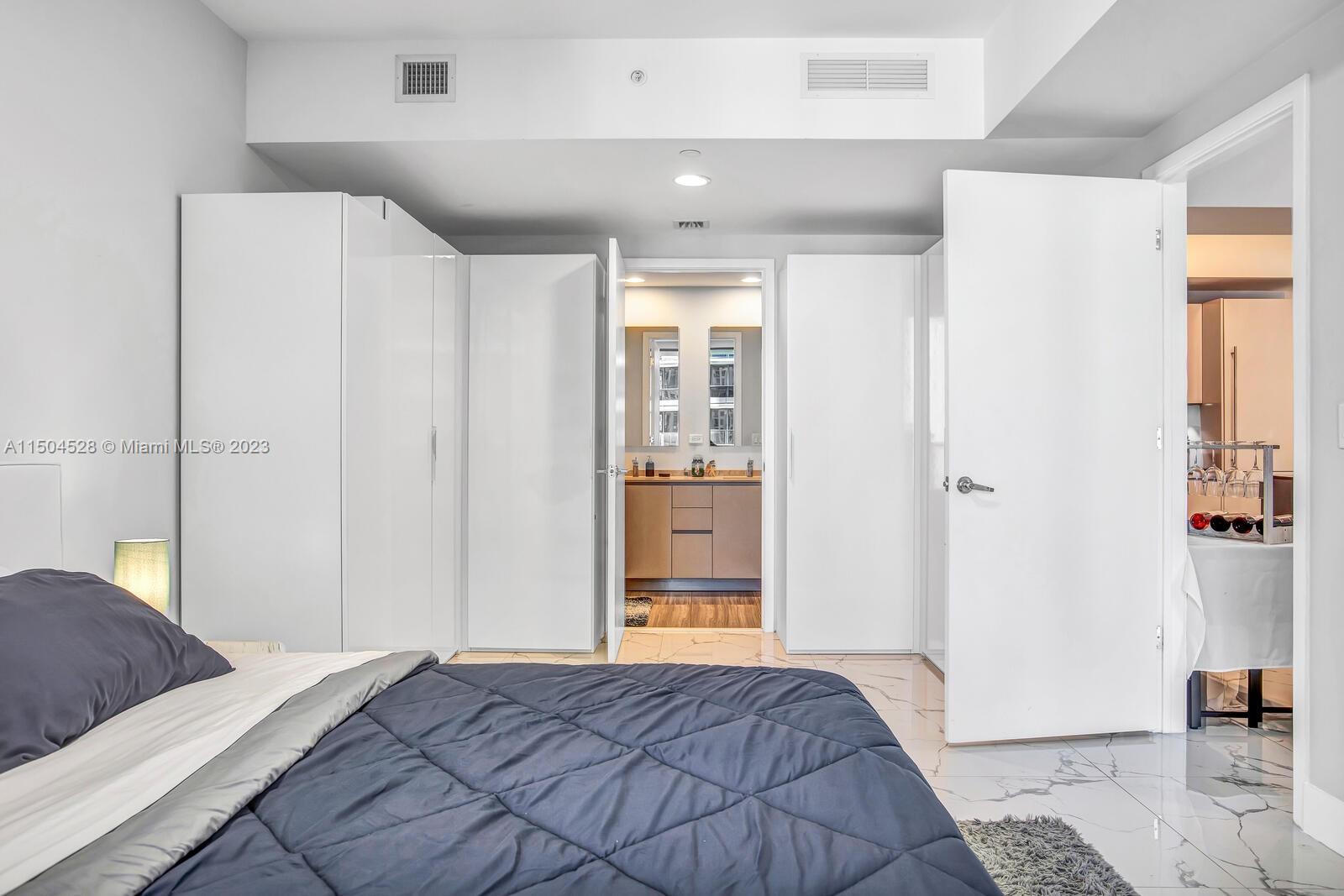 1010 Brickell Ave # 2709