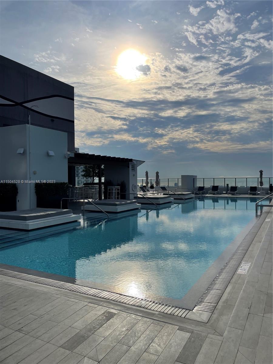 1010 Brickell Ave # 2709