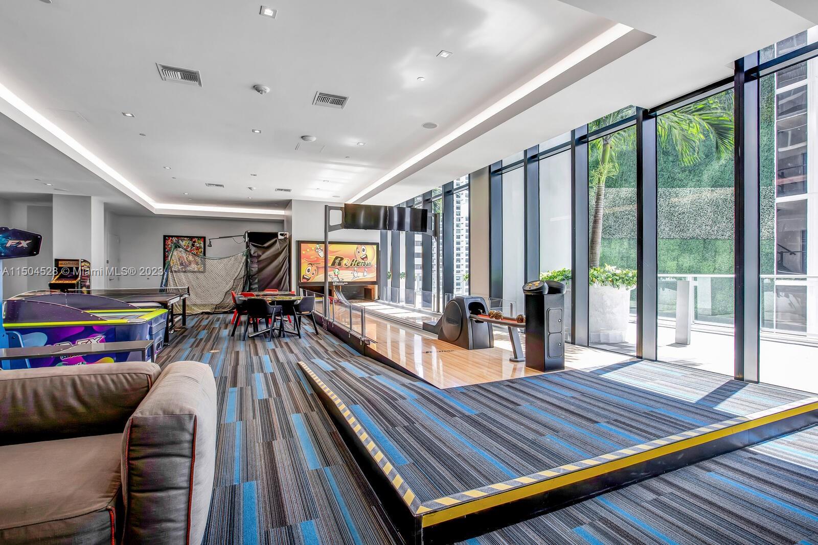 1010 Brickell Ave # 2709