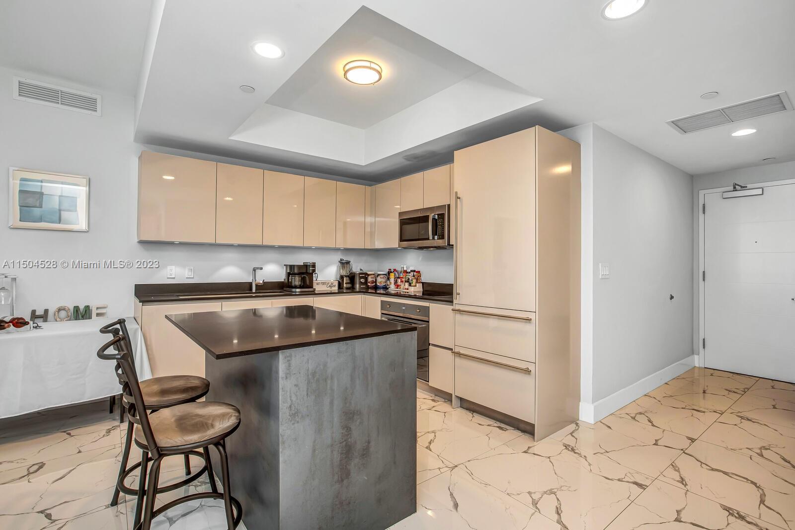 1010 Brickell Ave # 2709