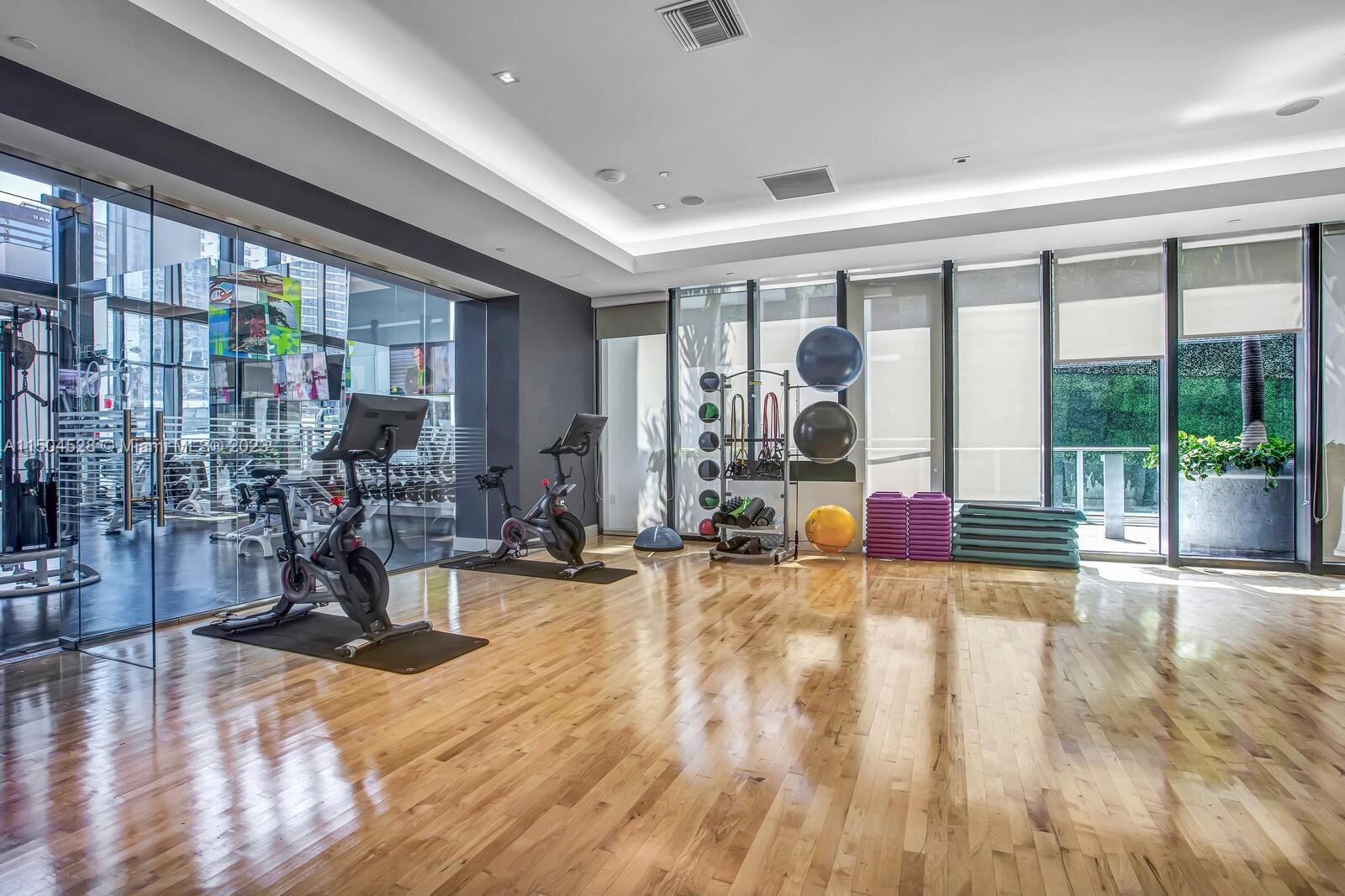 1010 Brickell Ave # 2709