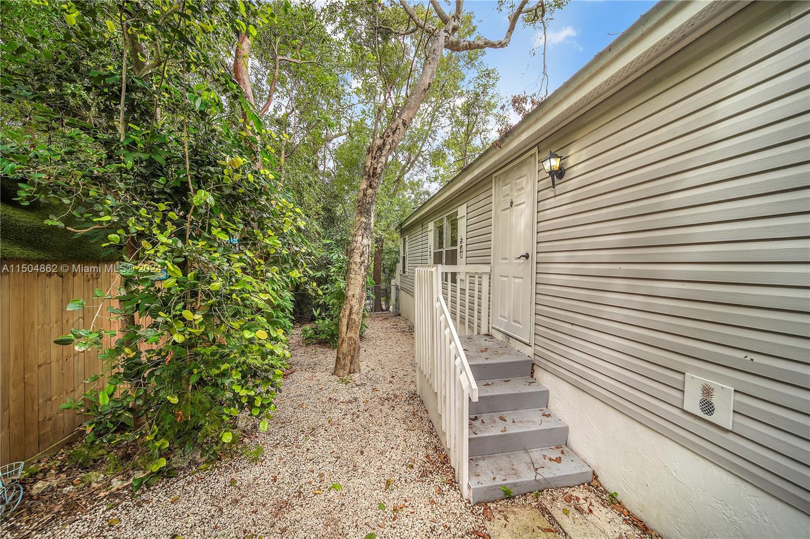 9 Norwood Ave