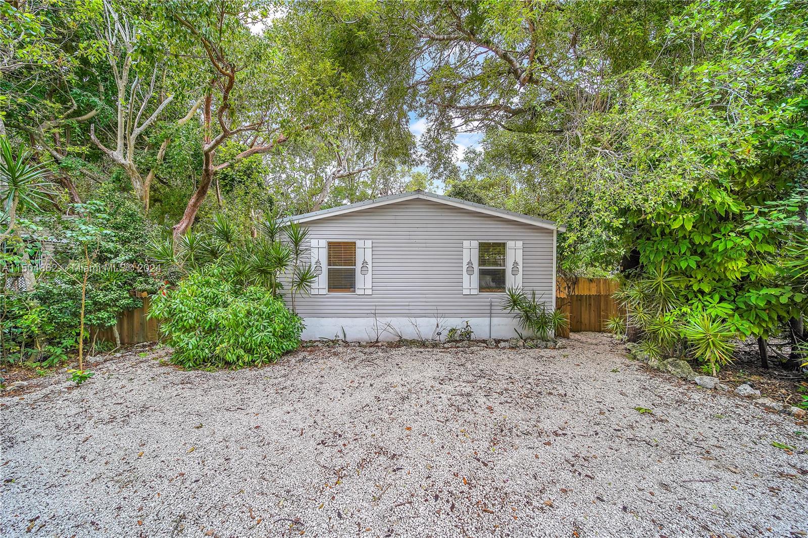 9 Norwood Ave