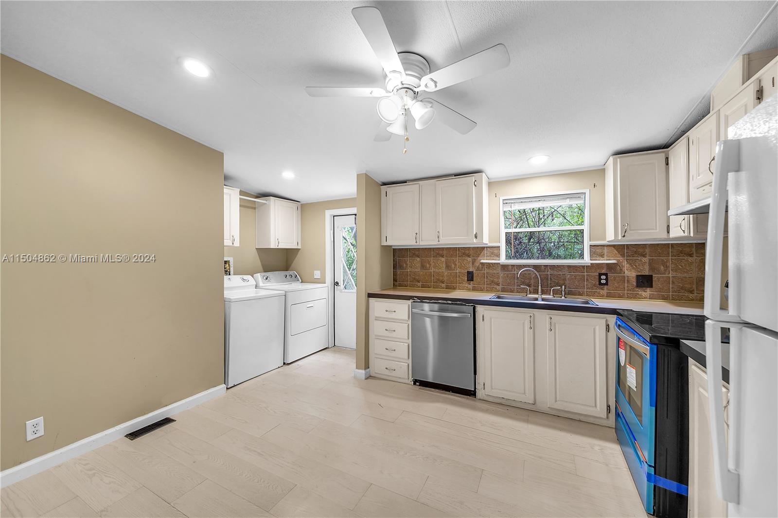 9 Norwood Ave