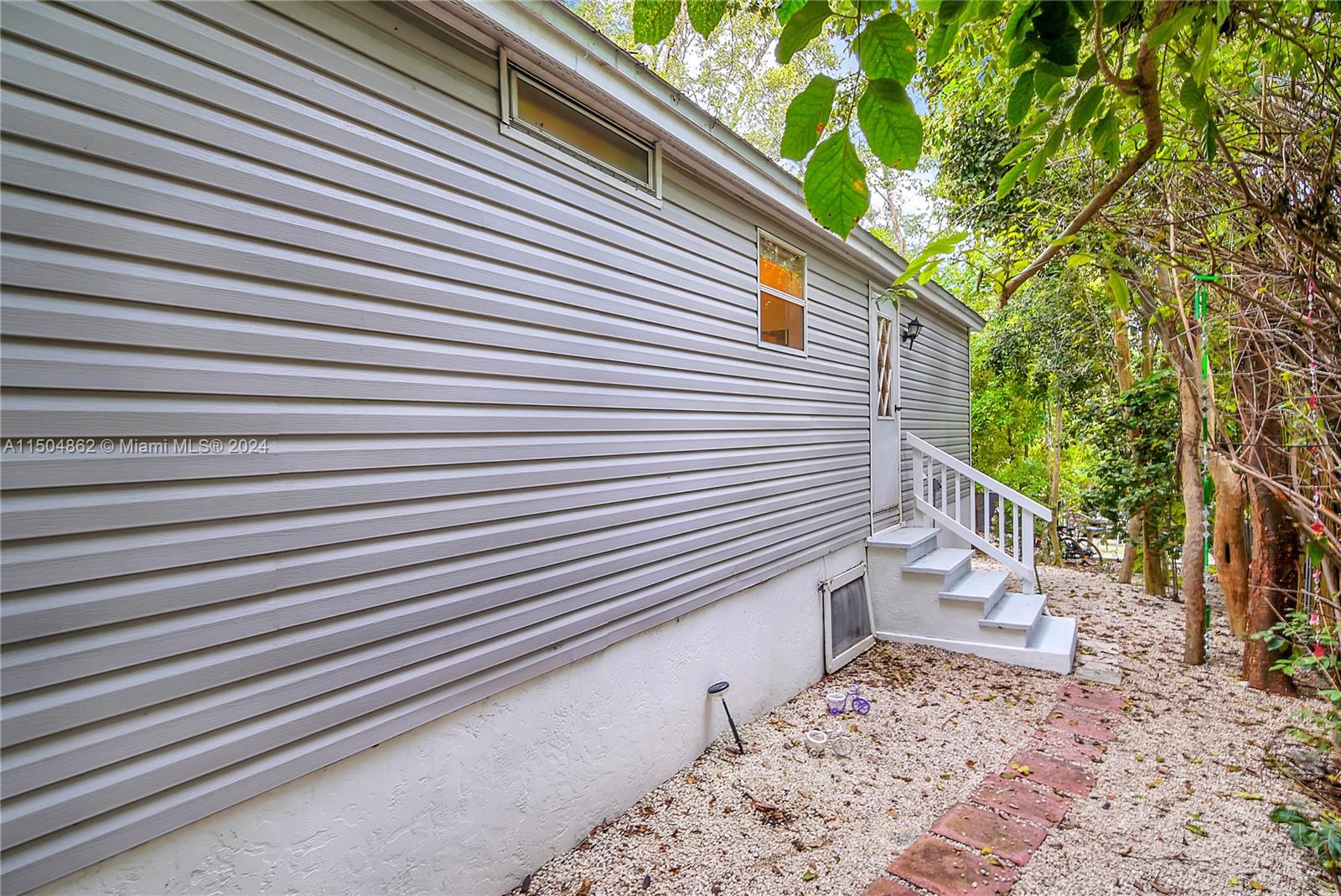 9 Norwood Ave
