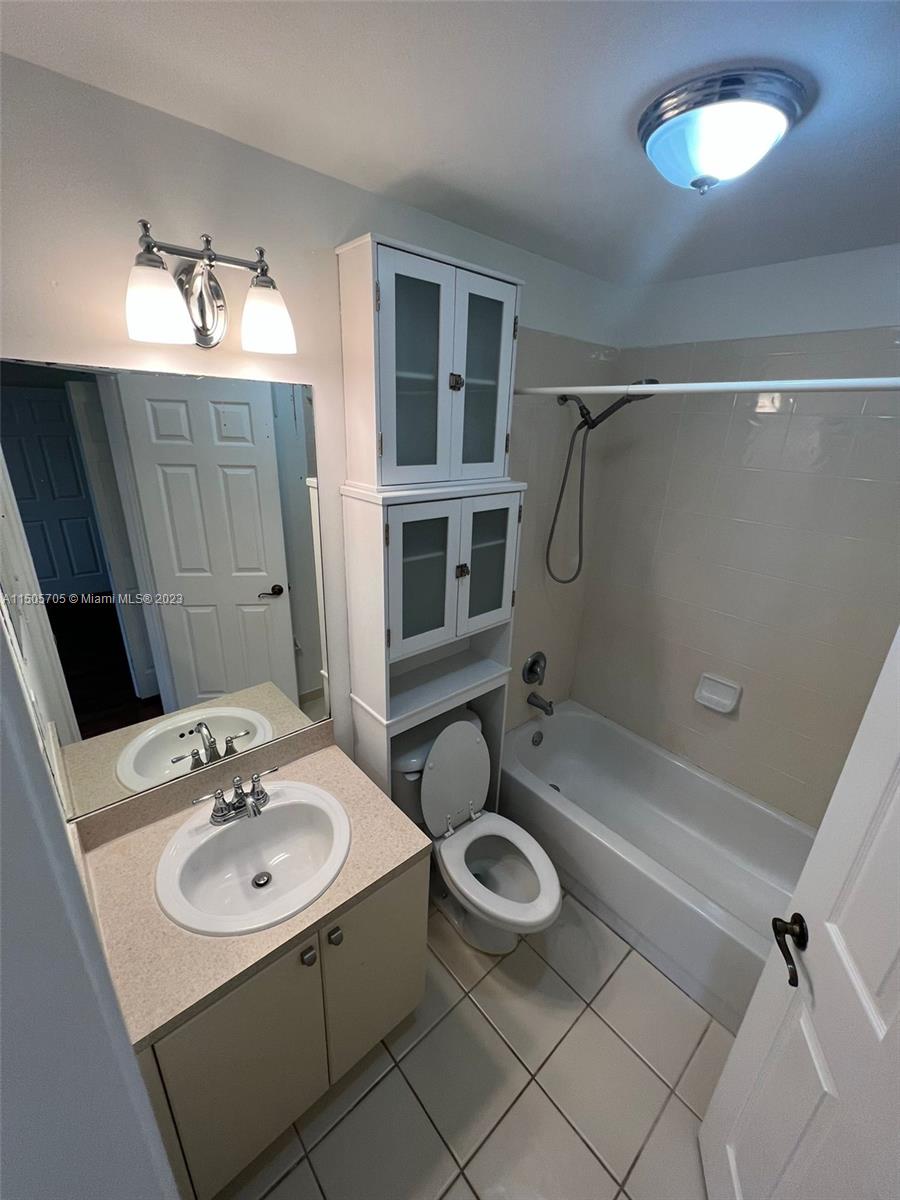 2227 SE 23rd Ter # 2227