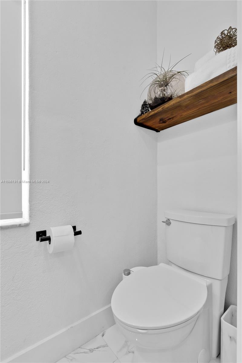 8401 Crespi Blvd # 1