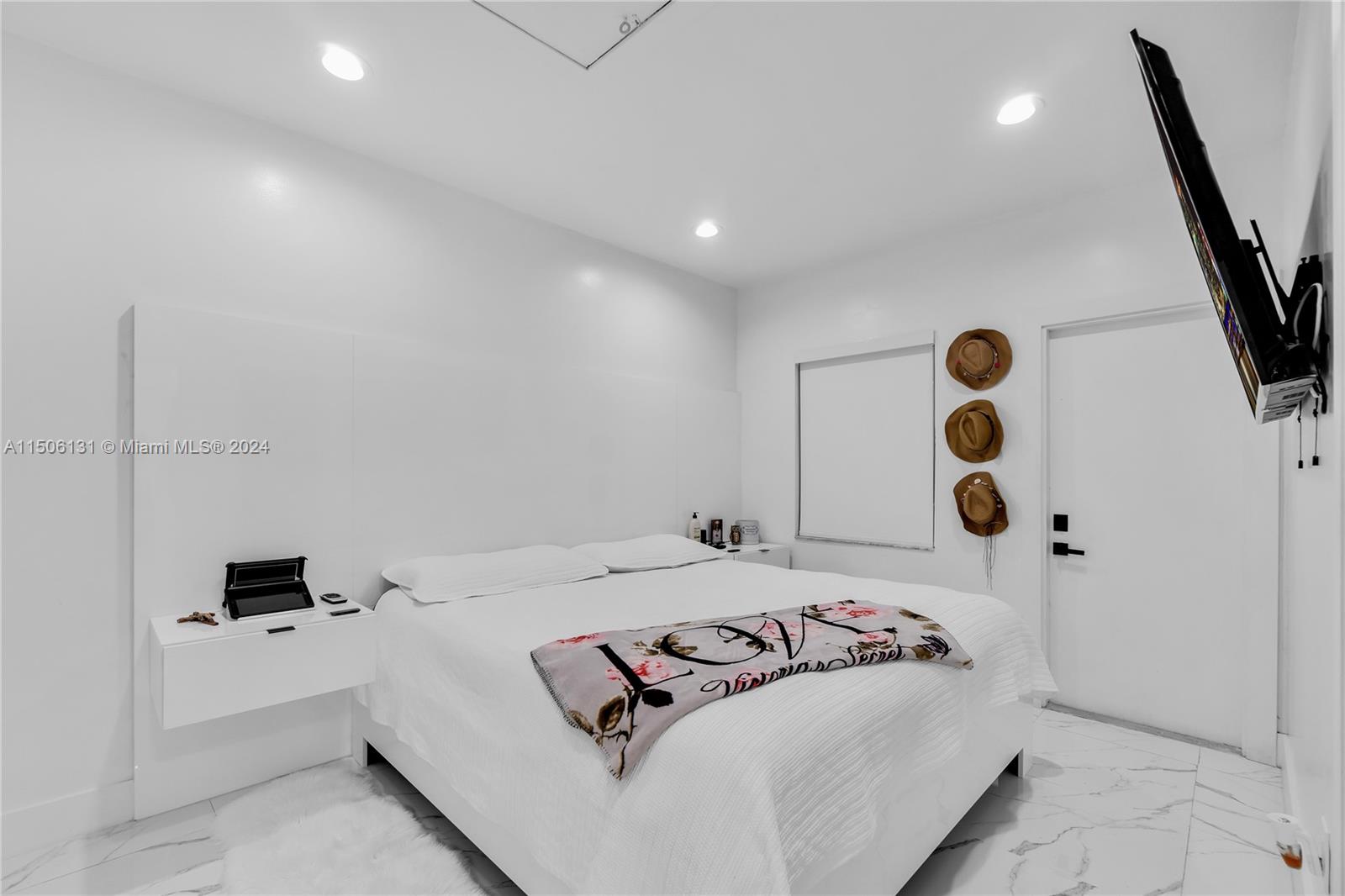 8401 Crespi Blvd # 1