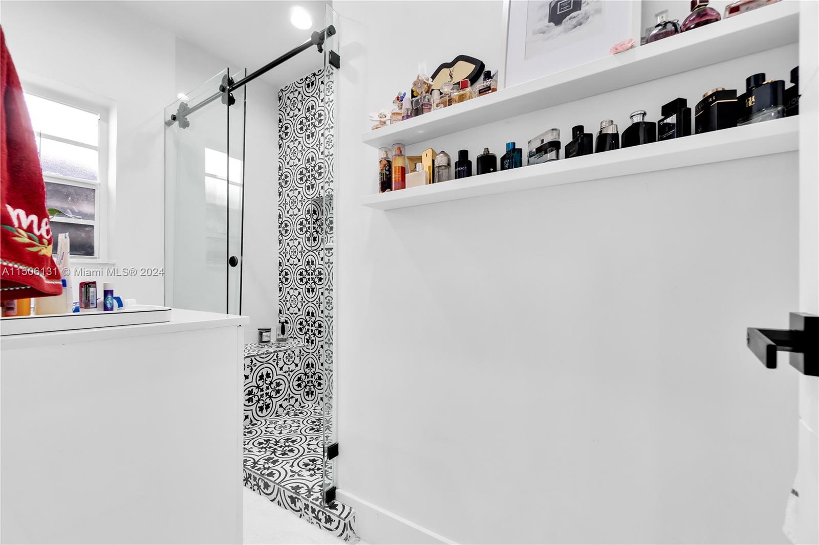 8401 Crespi Blvd # 1