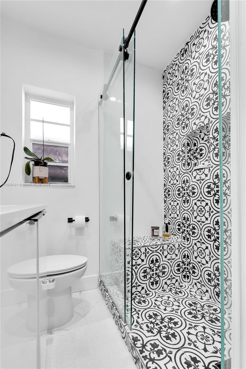 8401 Crespi Blvd # 1