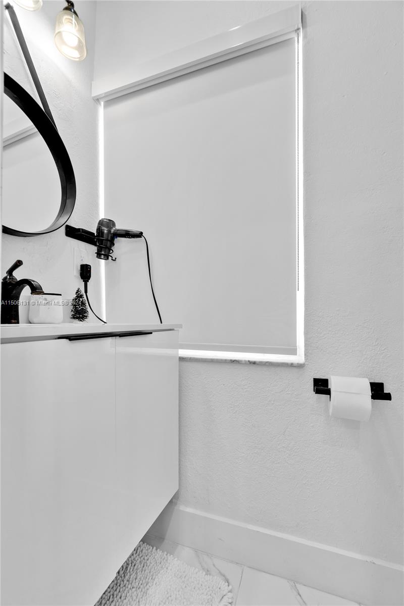 8401 Crespi Blvd # 1