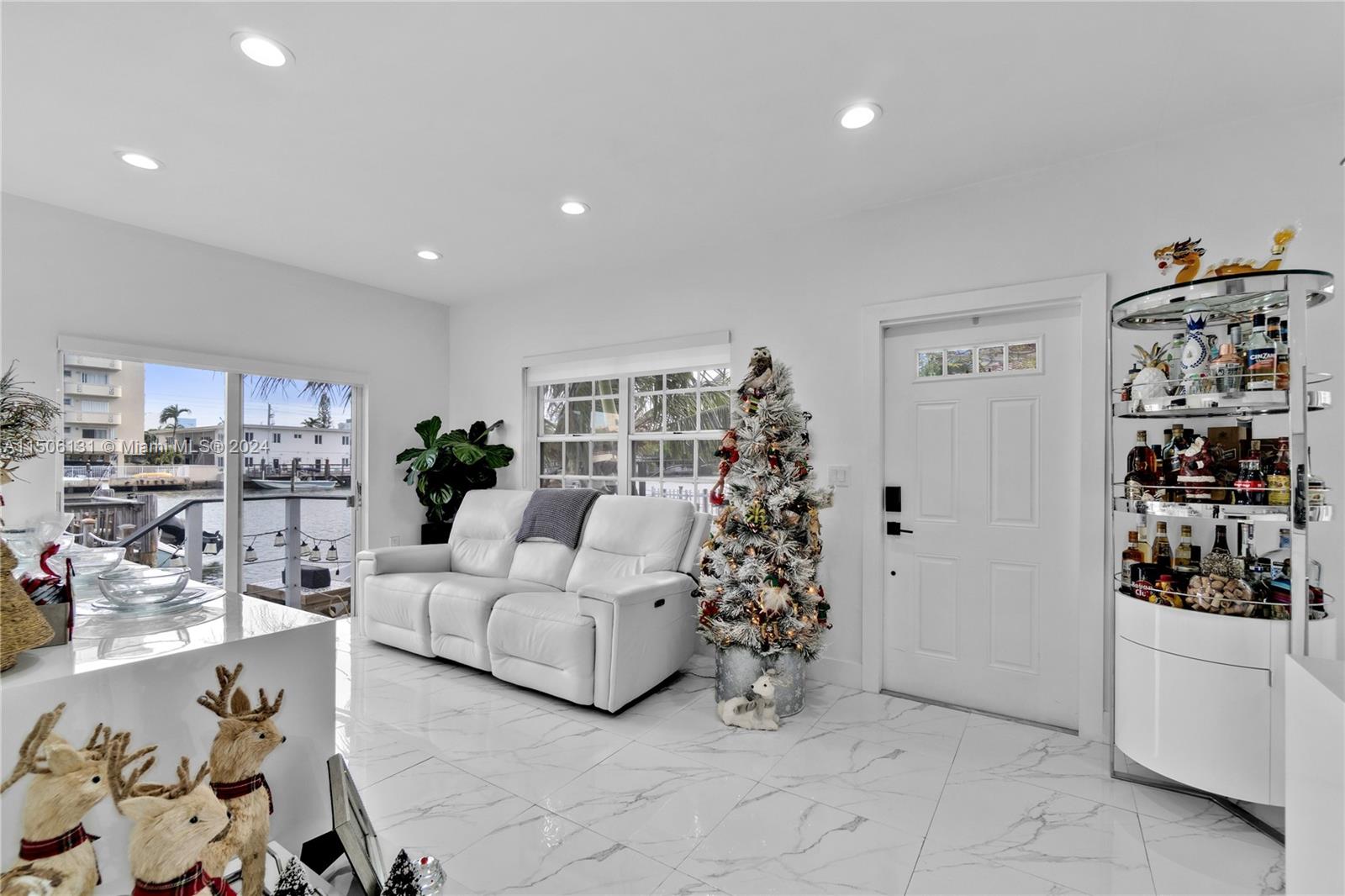 8401 Crespi Blvd # 1