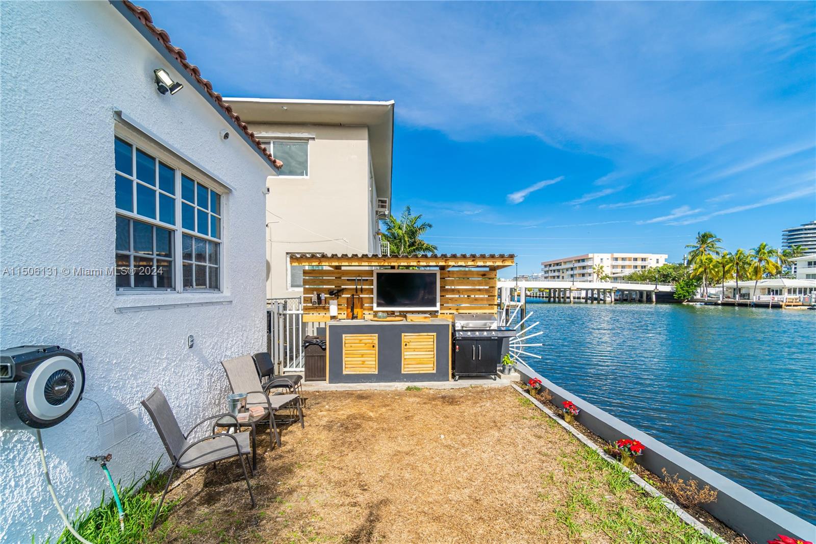 8401 Crespi Blvd # 1