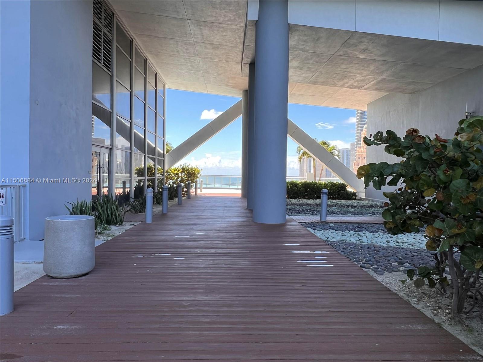 888 Biscayne Blvd # 3001