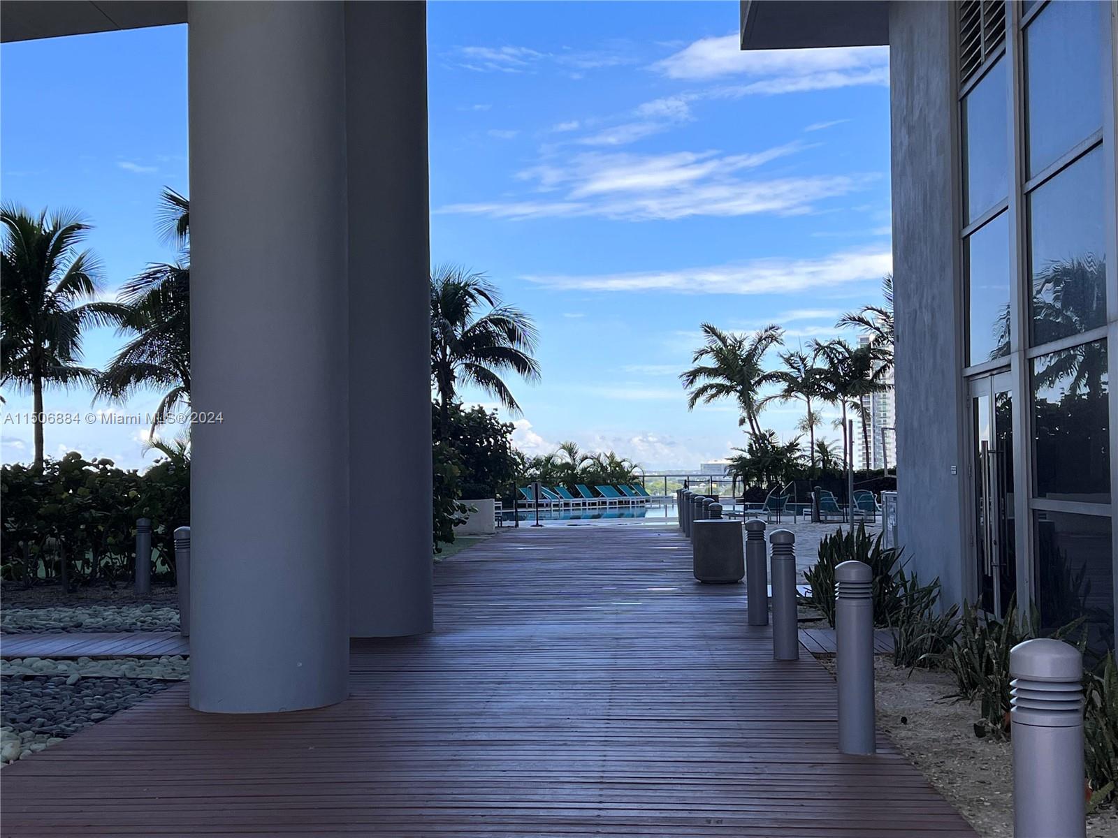 888 Biscayne Blvd # 3001